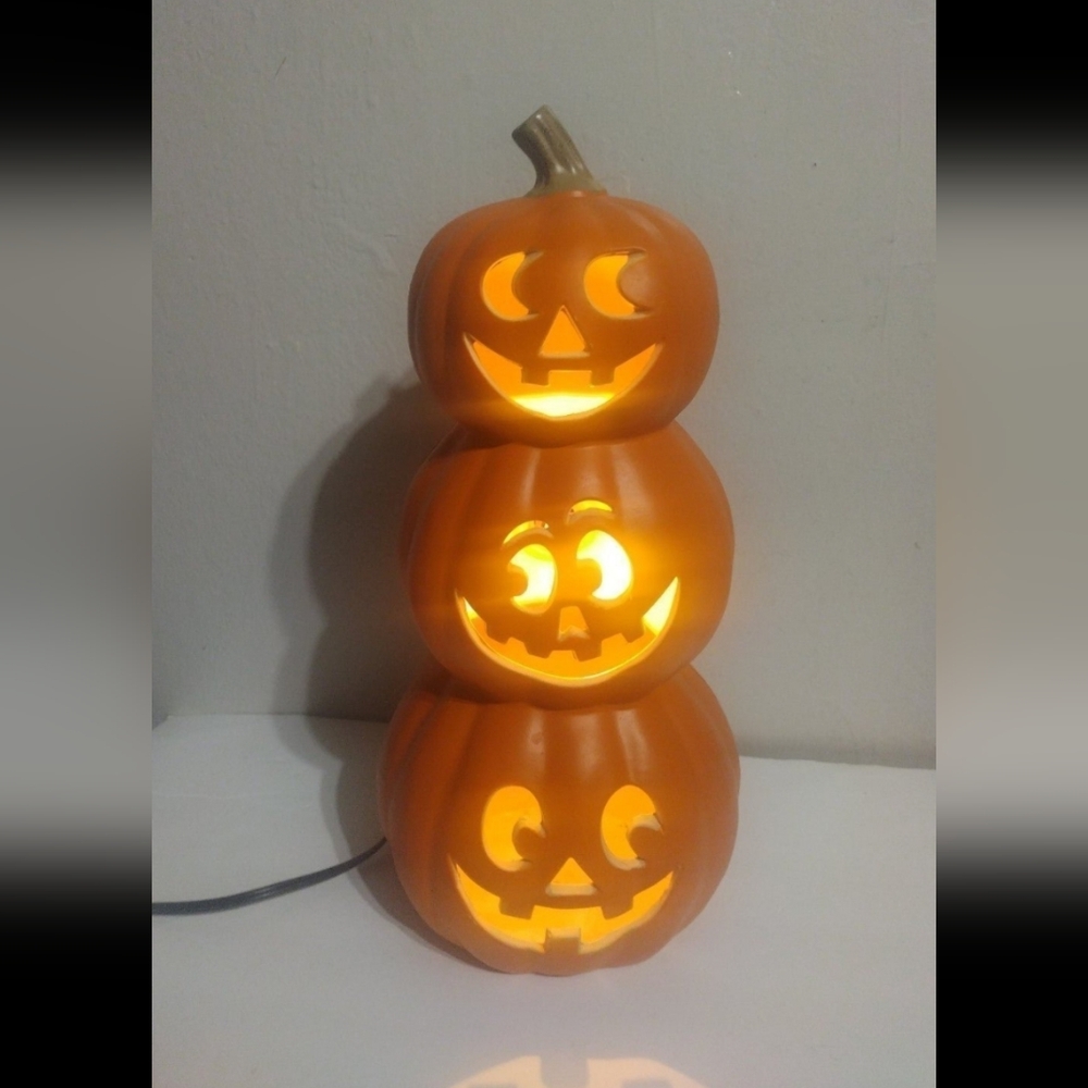 19 inches 3 Tiers Jack-O Lanterns Light-up Pumpkins Lighted Halloween Decor